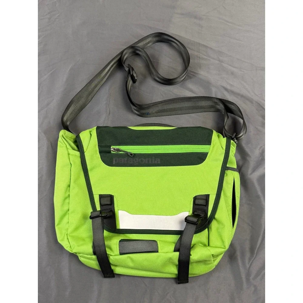 Patagonia MiniMass Messenger Bag Lime Green 48266 FA11 Laptop Commuter Bag